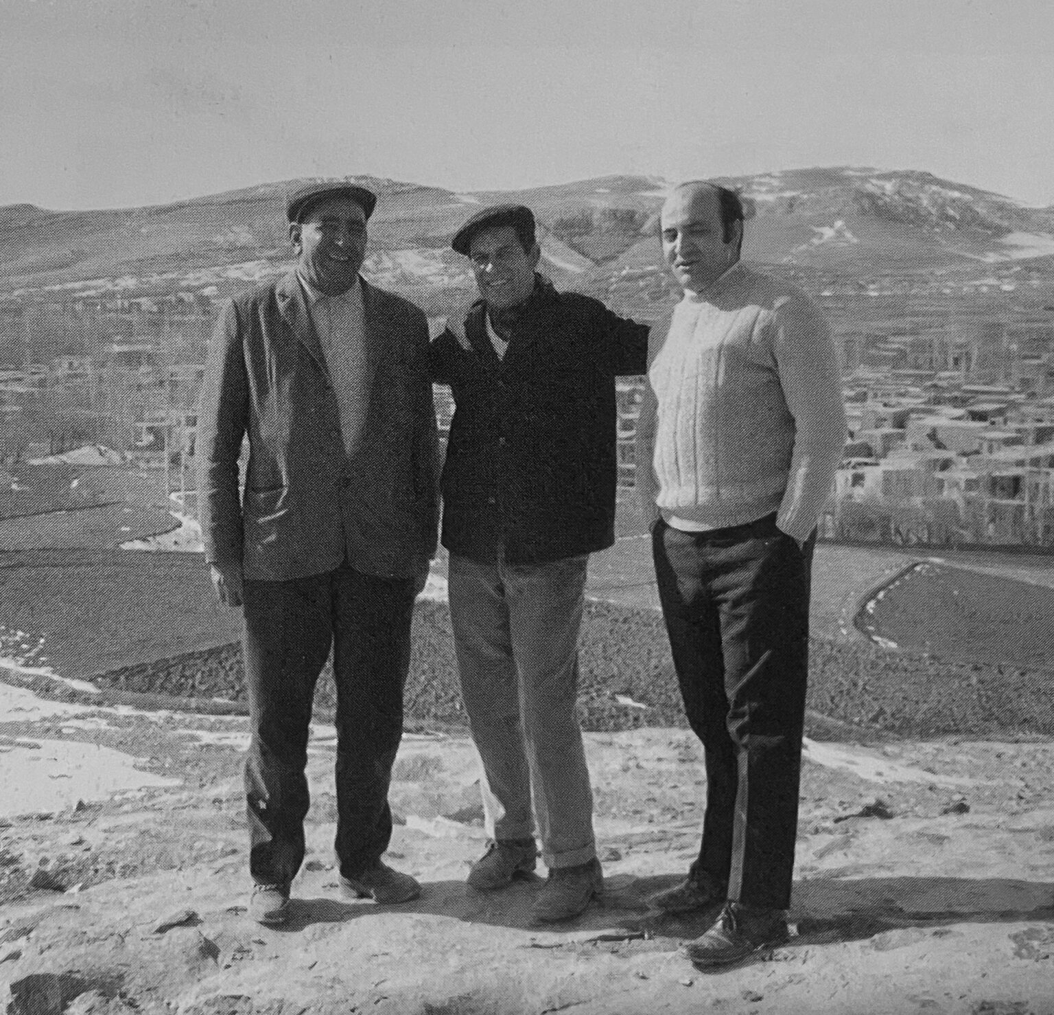 غفار داور پناه و کار سنگ میدان آزادی